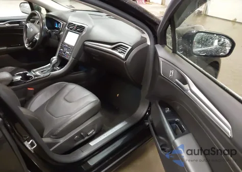 2016 Ford Fusion Hybrid Titanium from USA, damaged, VIN 3FA6P0RU4GR275835